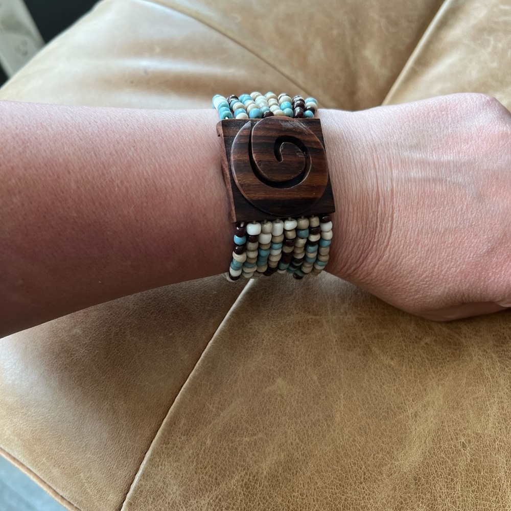 Beaded bracelets - Picture 2 of 3